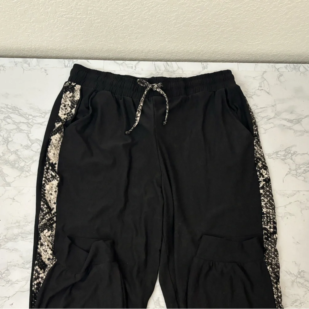 Sheila Rose Elastic Waist Joggers Women’s M Black Snakeskin Print Drawstring - Picture 3 of 6